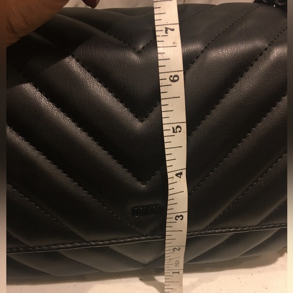 Black Dkny bag - Picture 9 of 11